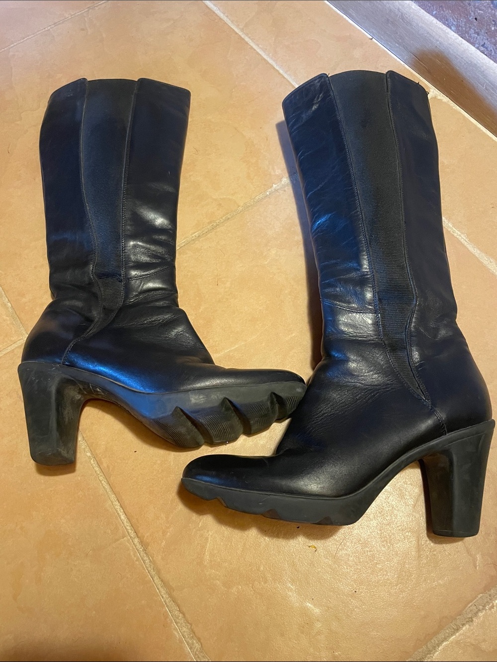 Aquatalia Black Leather Mid-Calf Chunky Heel Boots
